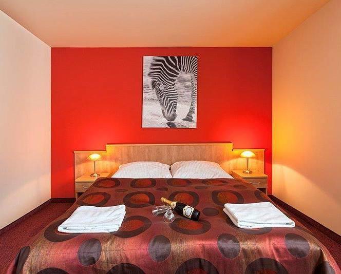 Hotel Paola クトノ エクステリア 写真