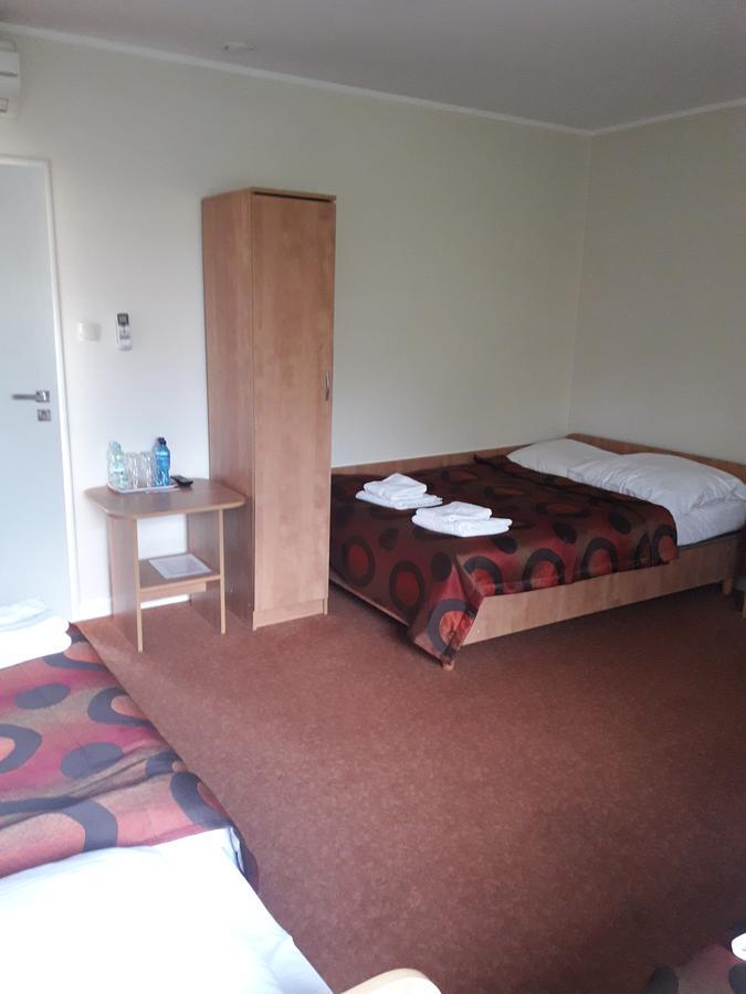 Hotel Paola クトノ エクステリア 写真
